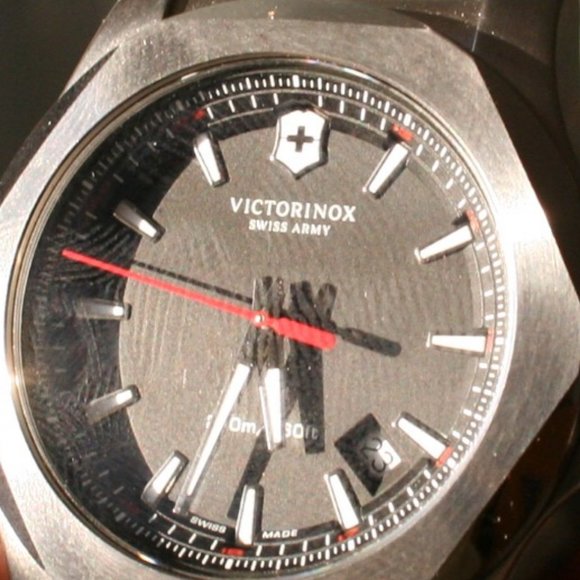 VICTORINOX Mens Stanless Steel I.N.O.X (TANK) - Picture 12 of 13